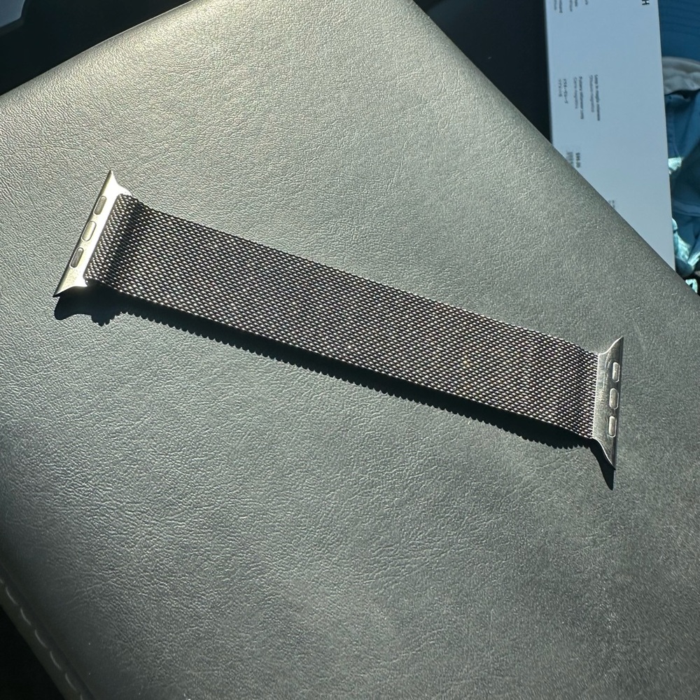 Apple Milanese Loop - Space Gray (Stainless Steel) - 44/45mm - BAND ONLY